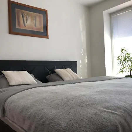 Apartment Emka 2 *